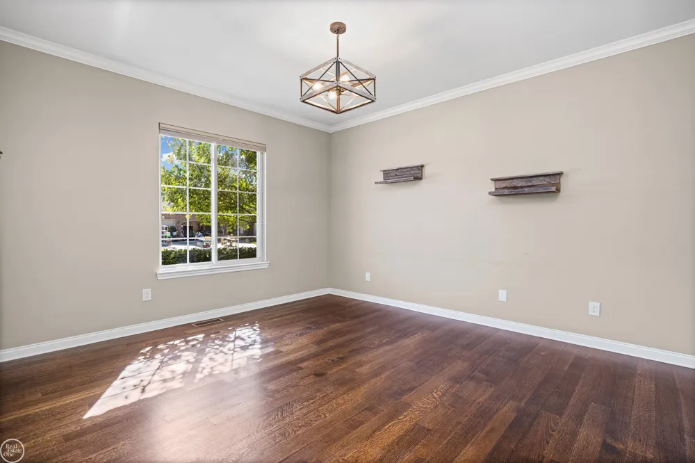 21961 Pinder Court Macomb Township, MI 48044