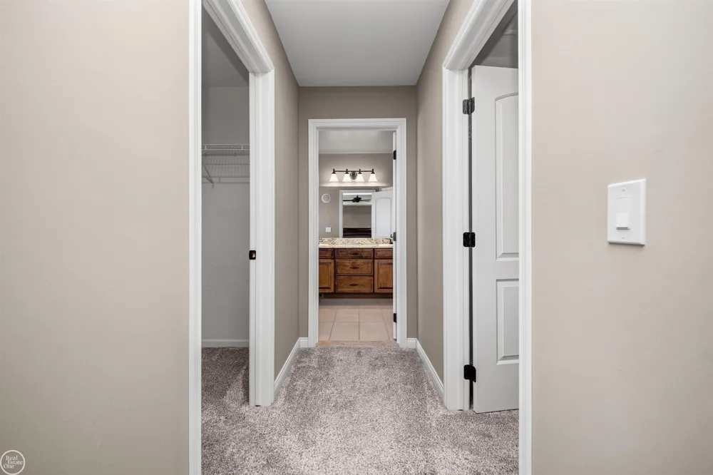 21961 Pinder Court Macomb Township, MI 48044