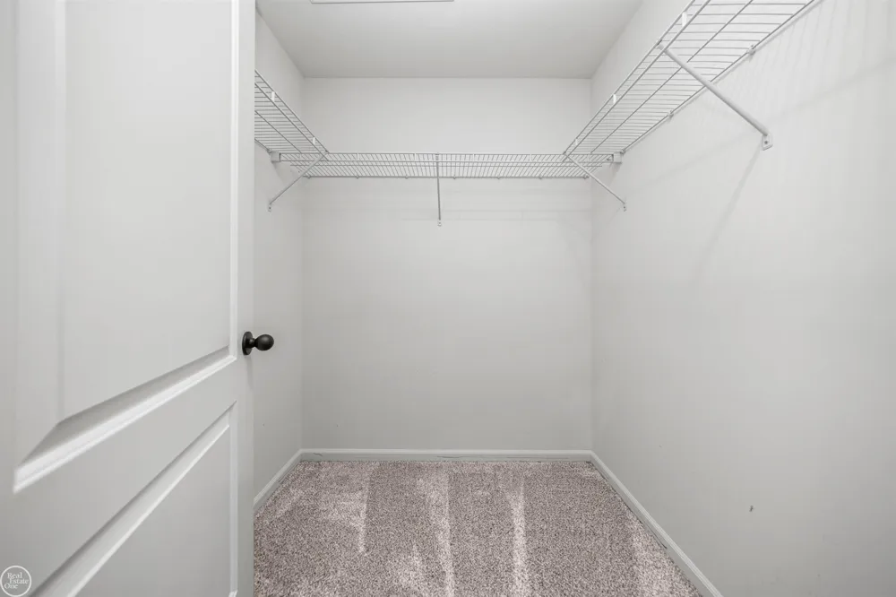 21961 Pinder Court Macomb Township, MI 48044