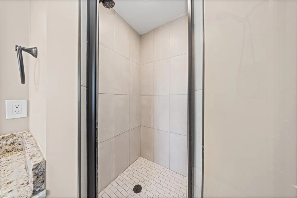 21961 Pinder Court Macomb Township, MI 48044