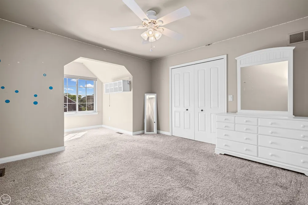 21961 Pinder Court Macomb Township, MI 48044