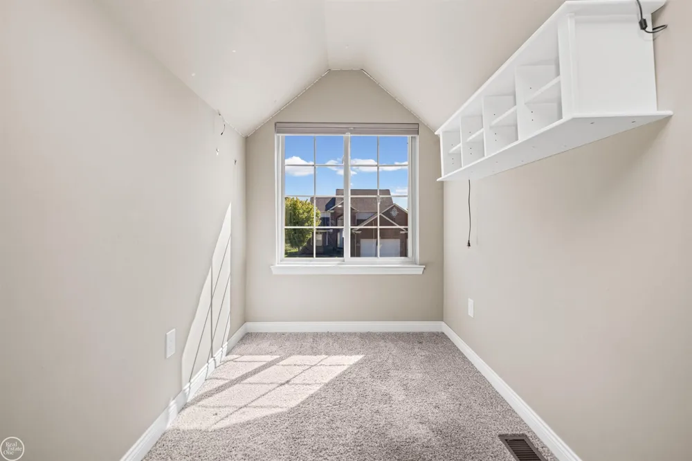 21961 Pinder Court Macomb Township, MI 48044