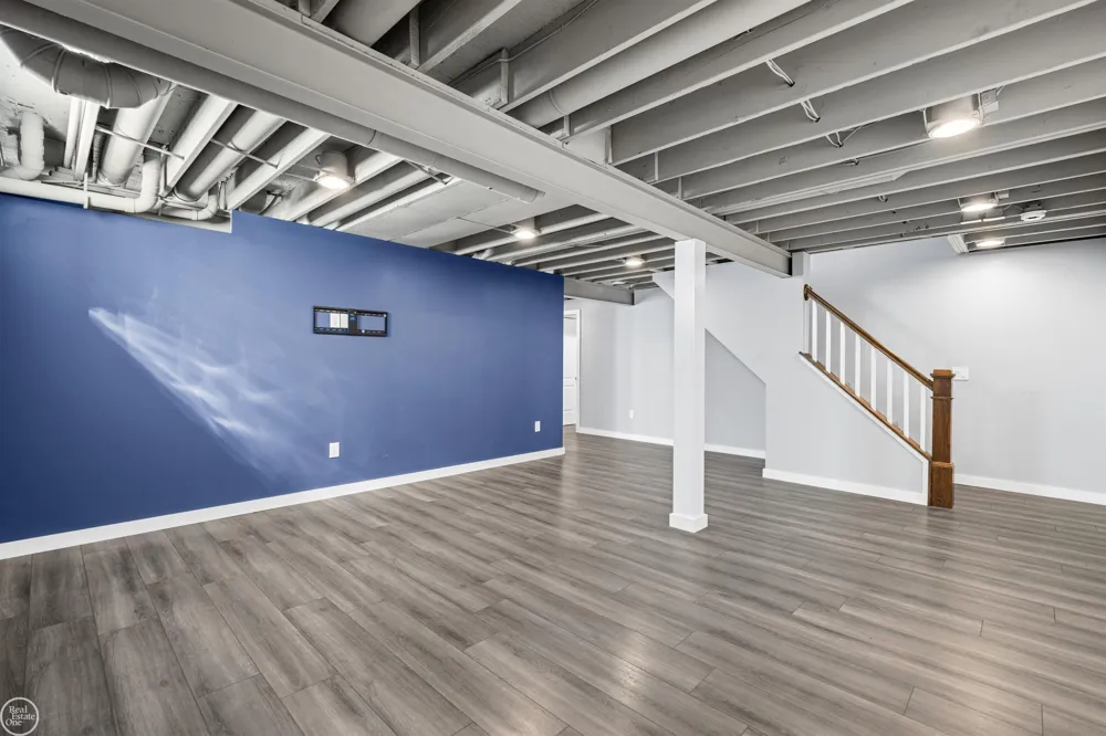 21961 Pinder Court Macomb Township, MI 48044