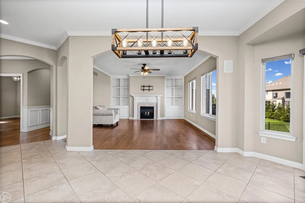 21961 Pinder Court Macomb Township, MI 48044