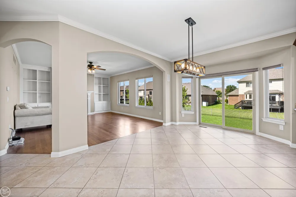 21961 Pinder Court Macomb Township, MI 48044