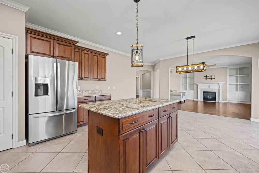 21961 Pinder Court Macomb Township, MI 48044