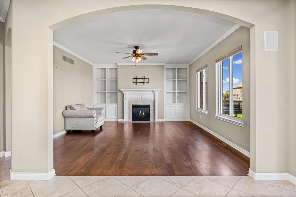 21961 Pinder Court Macomb Township, MI 48044