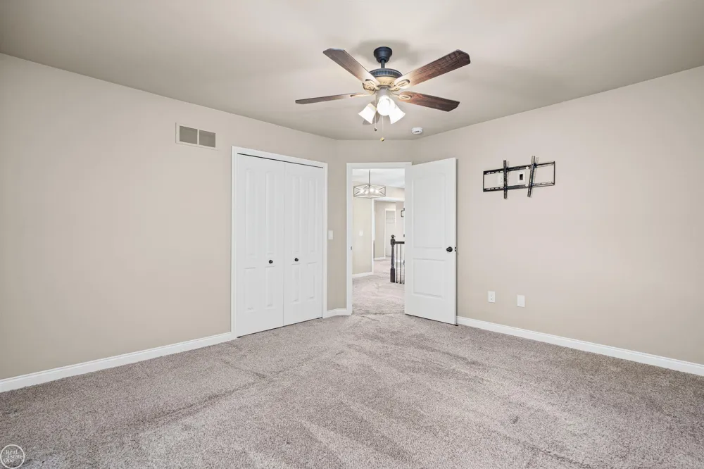 21961 Pinder Court Macomb Township, MI 48044