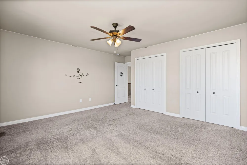 21961 Pinder Court Macomb Township, MI 48044