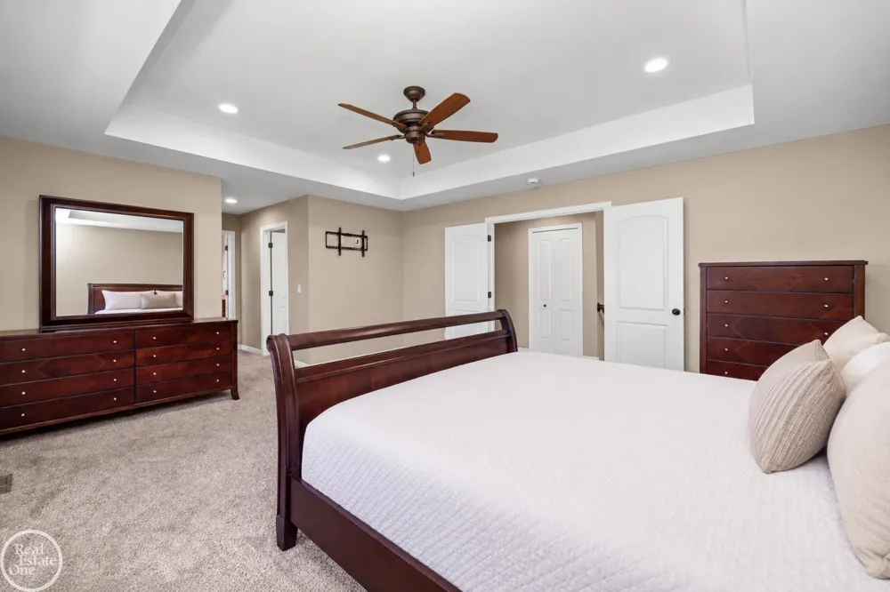 21961 Pinder Court Macomb Township, MI 48044