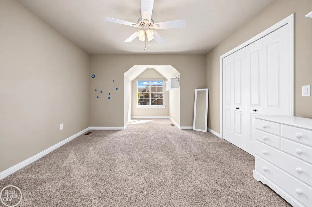 21961 Pinder Court Macomb Township, MI 48044