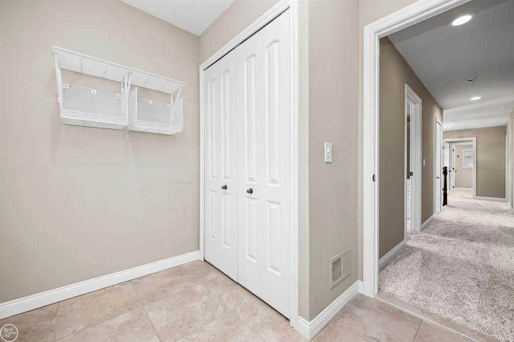 21961 Pinder Court Macomb Township, MI 48044