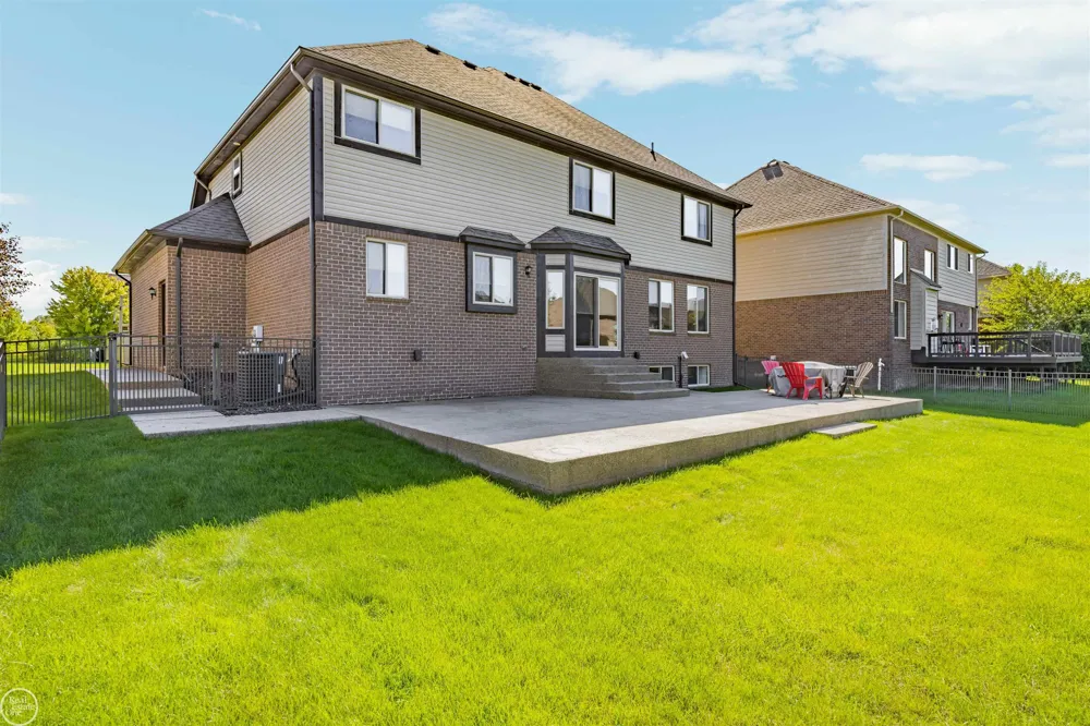21961 Pinder Court Macomb Township, MI 48044