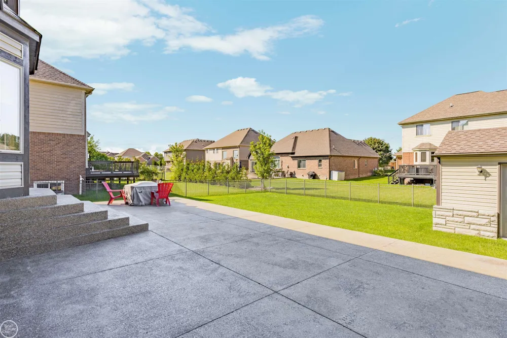 21961 Pinder Court Macomb Township, MI 48044