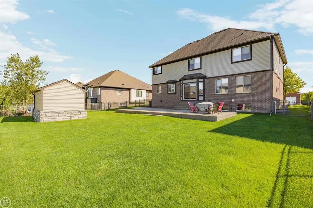21961 Pinder Court Macomb Township, MI 48044