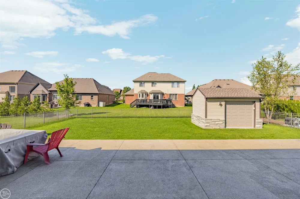 21961 Pinder Court Macomb Township, MI 48044