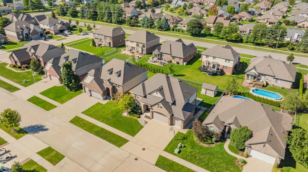 21961 Pinder Court Macomb Township, MI 48044