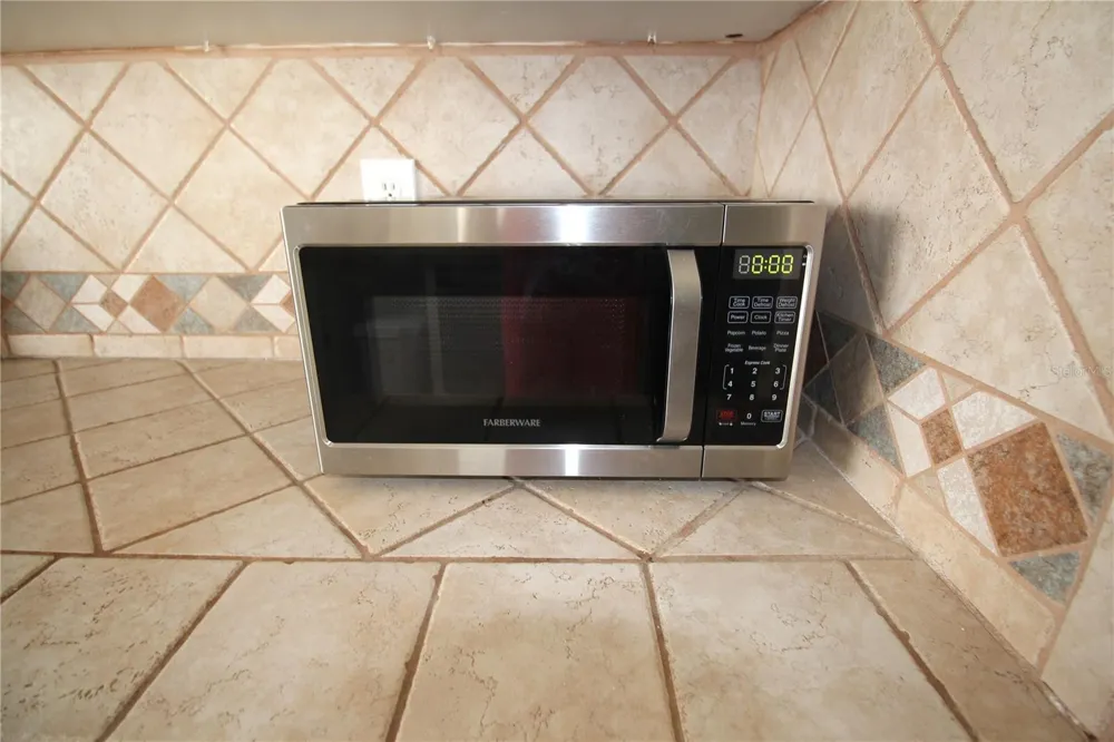 390 S WOODLANDS DRIVE Oldsmar, FL 34677