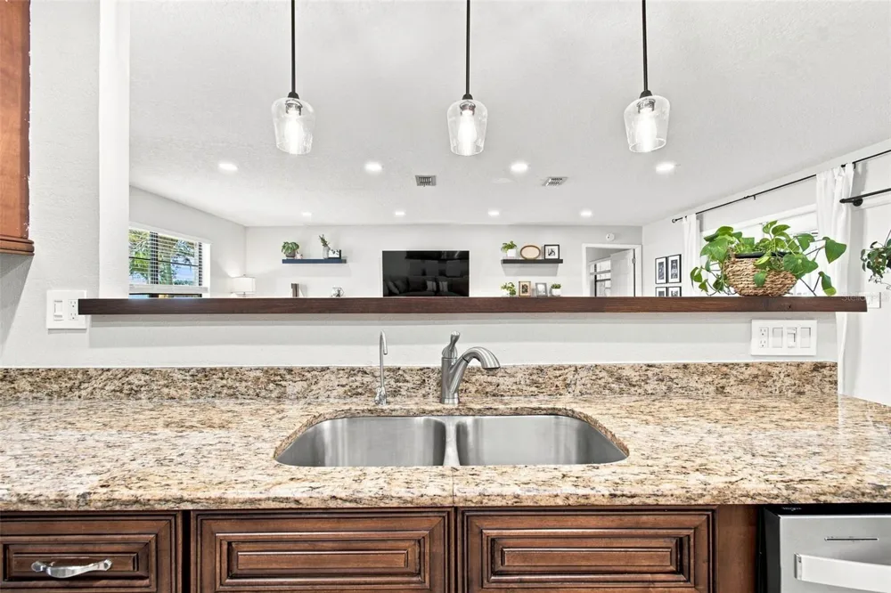 9639 ALVERNON DRIVE New Port Richey, FL 34655