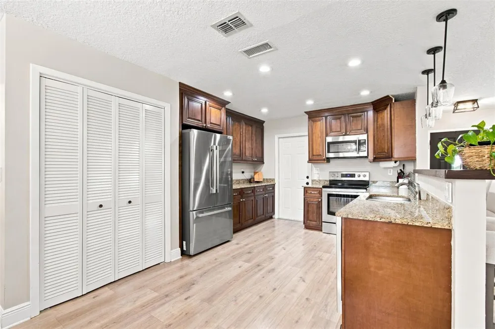 9639 ALVERNON DRIVE New Port Richey, FL 34655