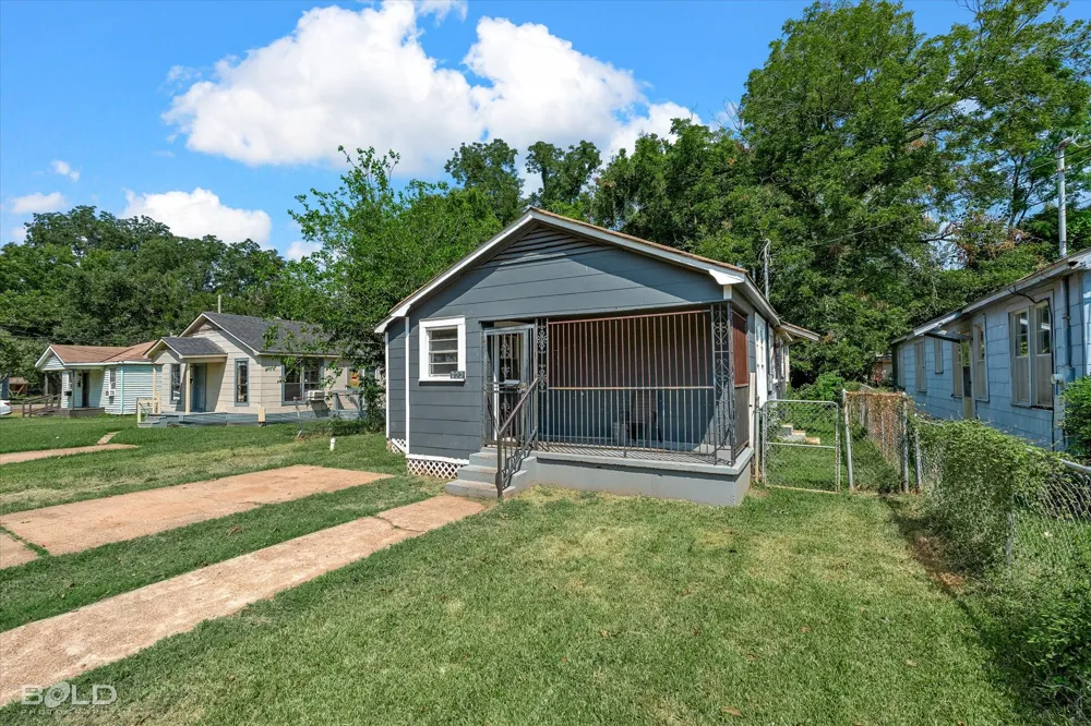 323 Kelly Bossier City, LA 71111
