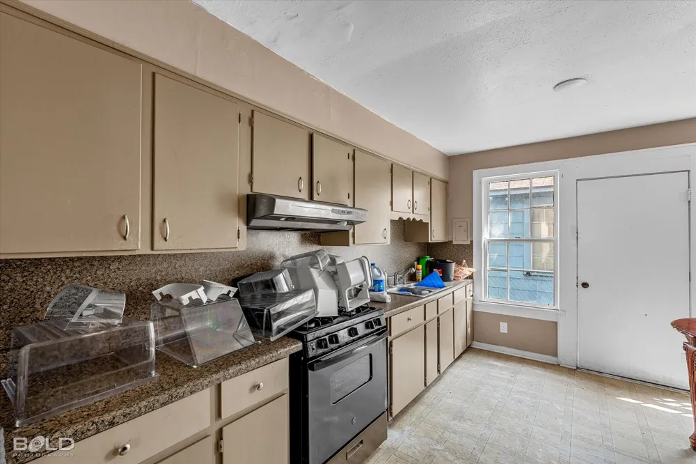 323 Kelly Bossier City, LA 71111