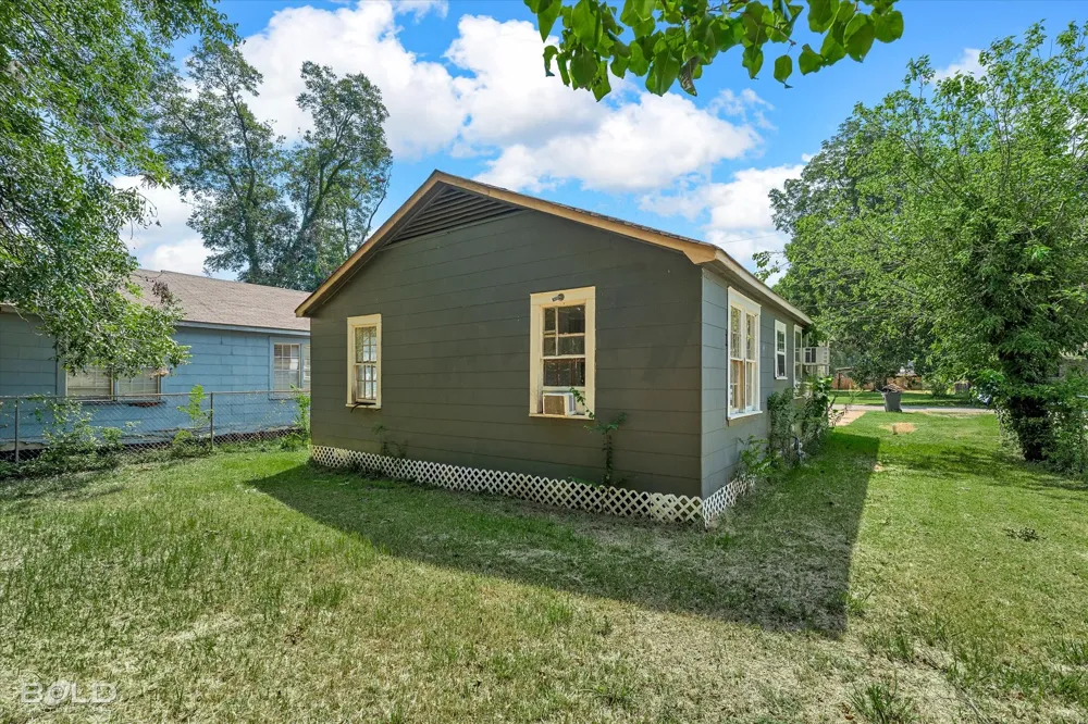 323 Kelly Bossier City, LA 71111