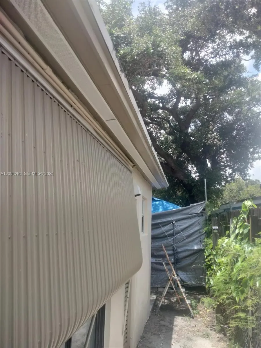 4717 NW 1st St Miami, FL 33126