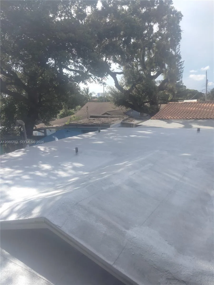 4717 NW 1st St Miami, FL 33126