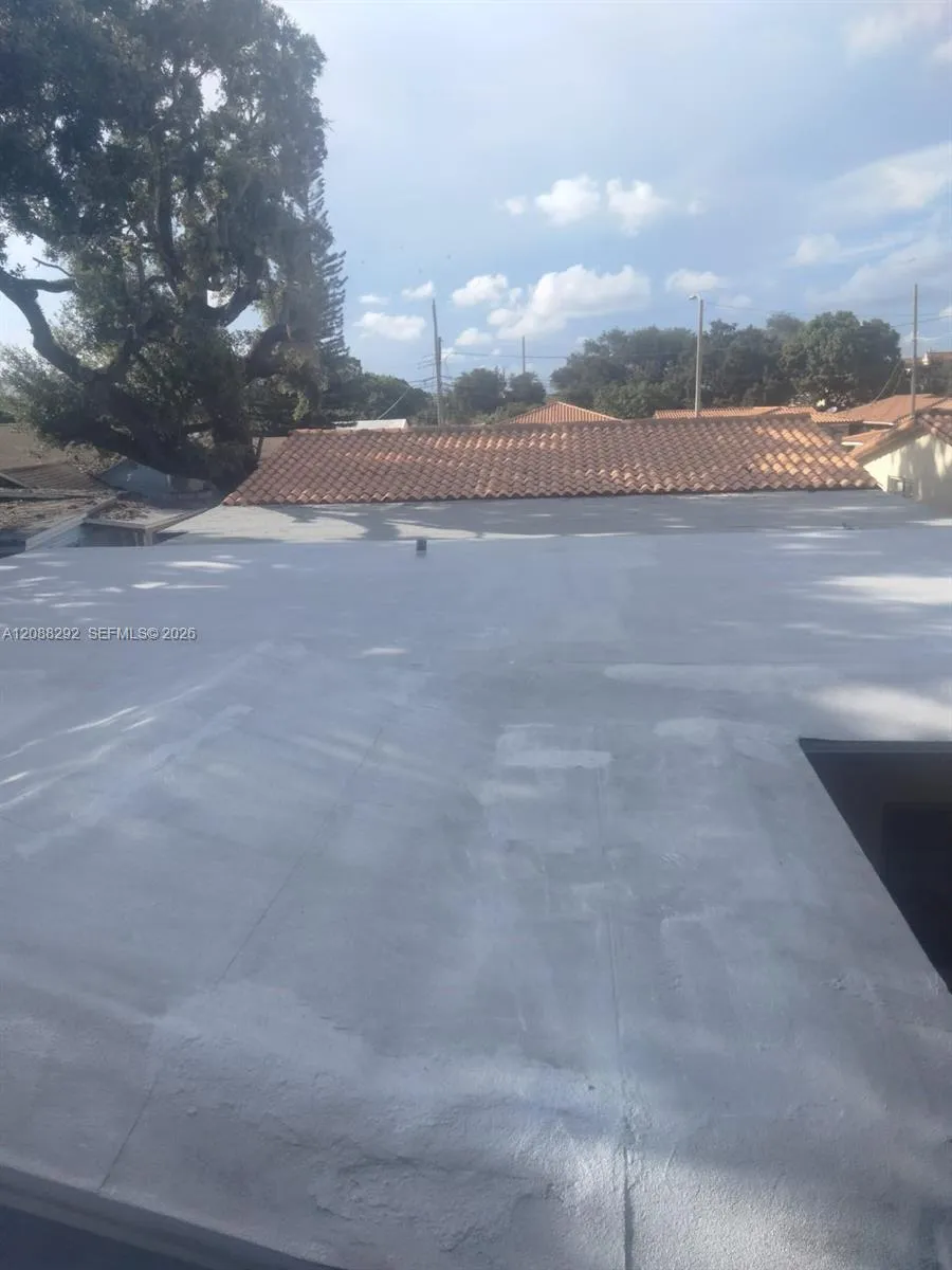 4717 NW 1st St Miami, FL 33126