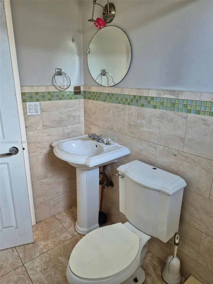 4717 NW 1st St Miami, FL 33126