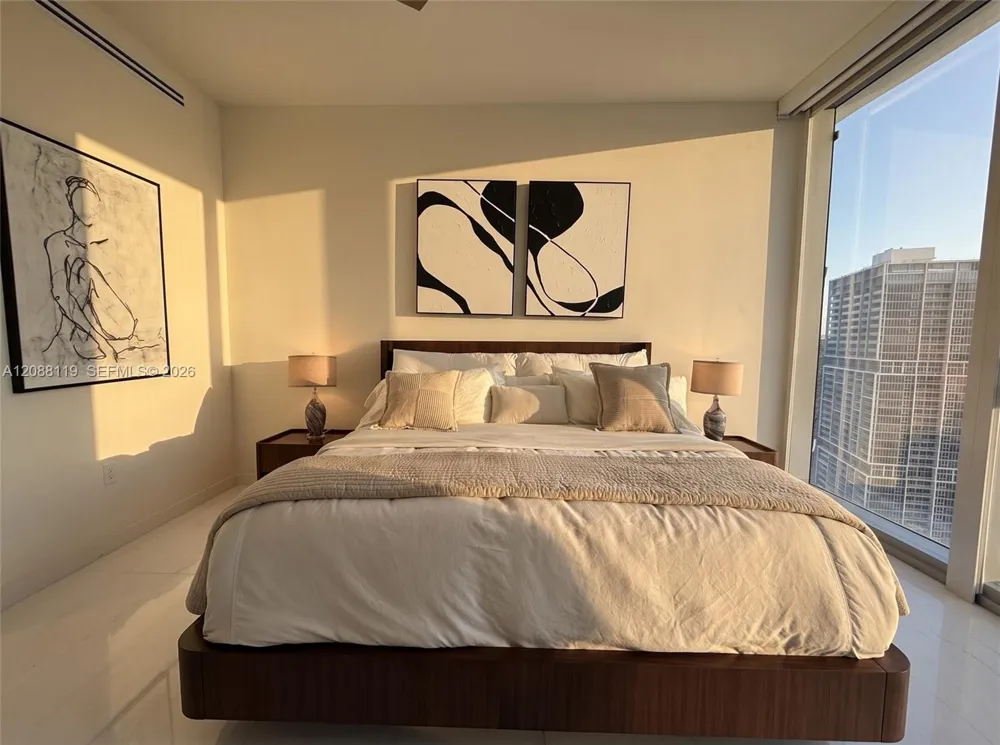300 Biscayne Boulevard Way #4007W Miami, FL 33131