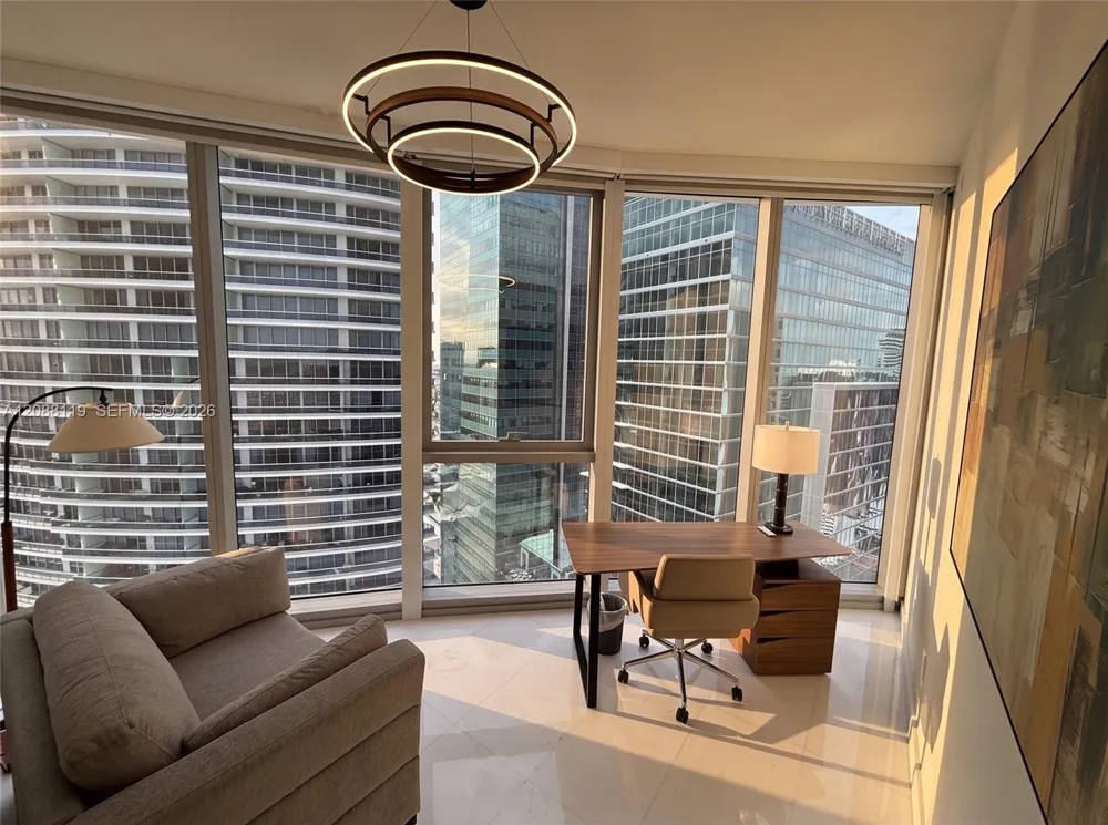 300 Biscayne Boulevard Way #4007W Miami, FL 33131