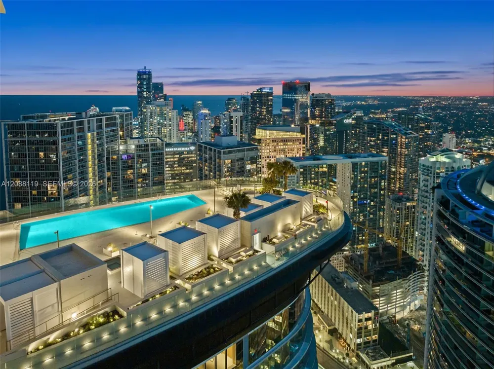 300 Biscayne Boulevard Way #4007W Miami, FL 33131