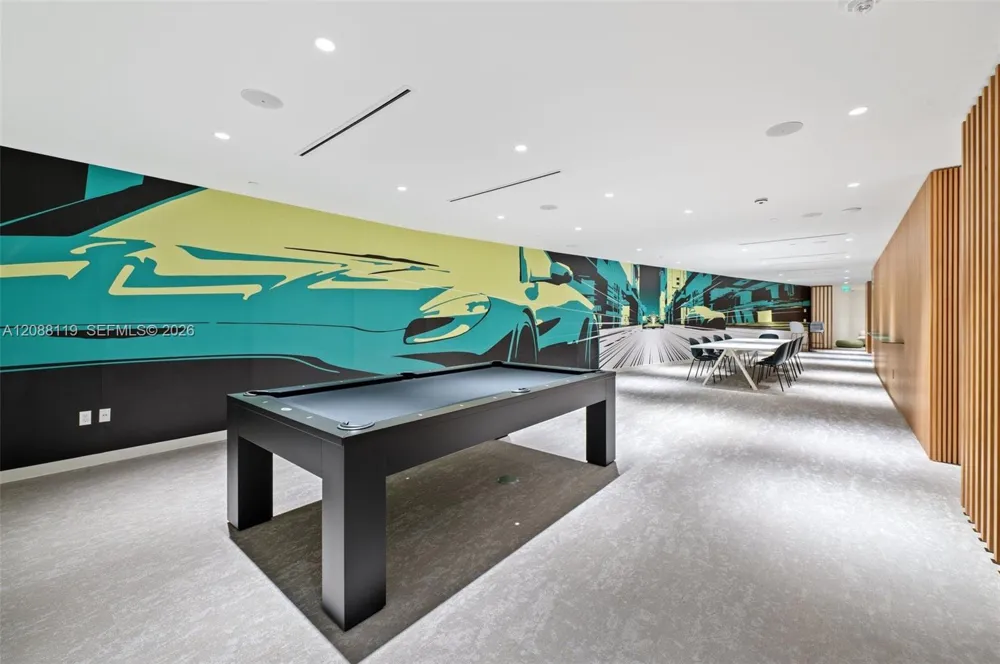 300 Biscayne Boulevard Way #4007W Miami, FL 33131