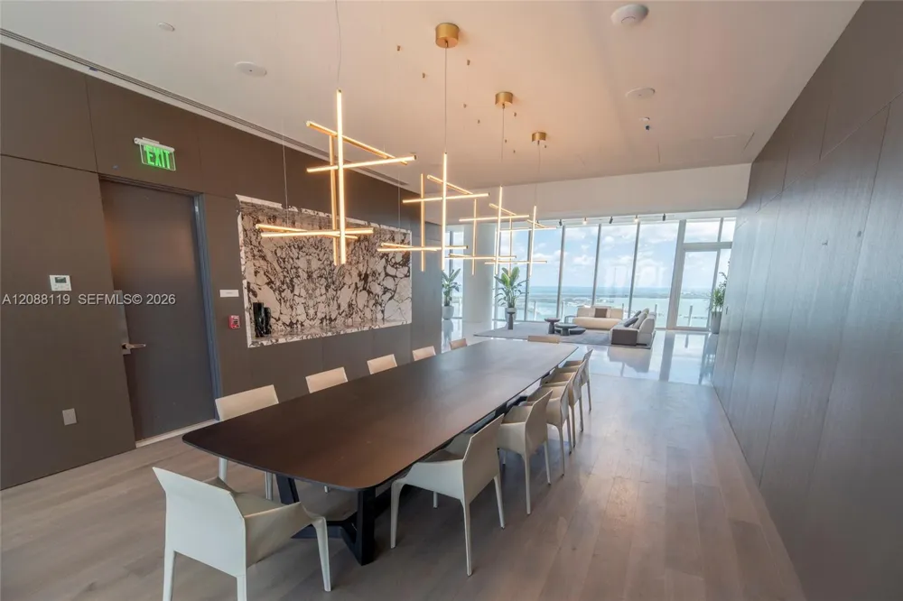 300 Biscayne Boulevard Way #4007W Miami, FL 33131