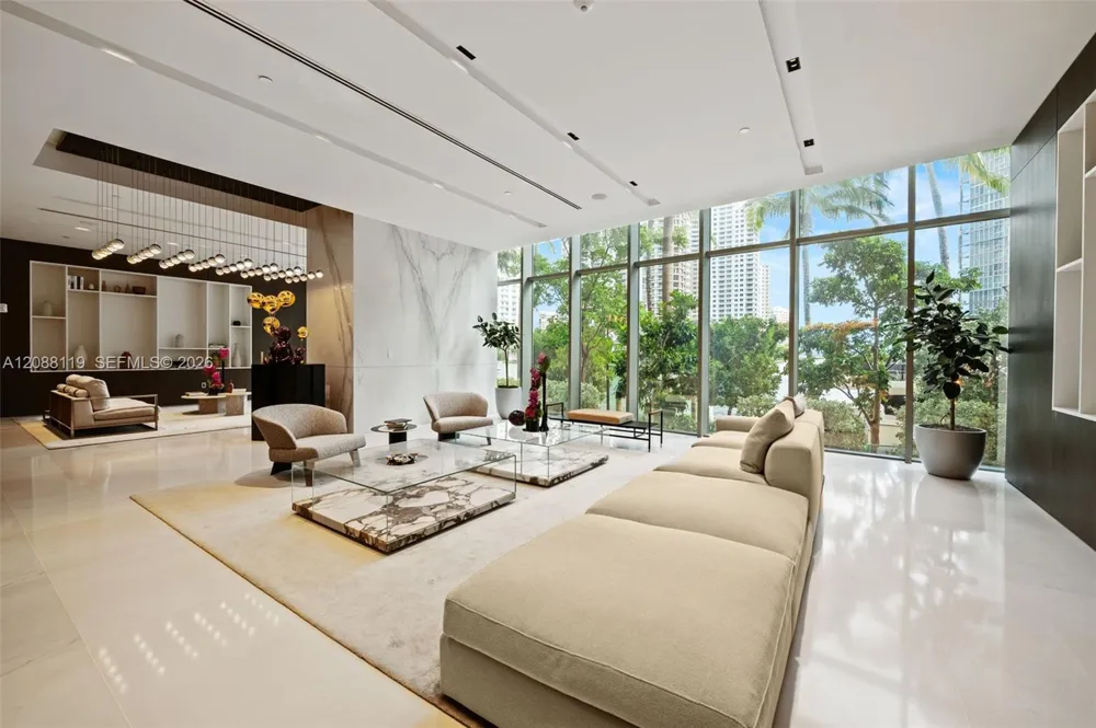 300 Biscayne Boulevard Way #4007W Miami, FL 33131