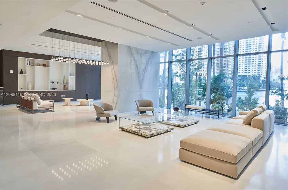 300 Biscayne Boulevard Way #4007W Miami, FL 33131