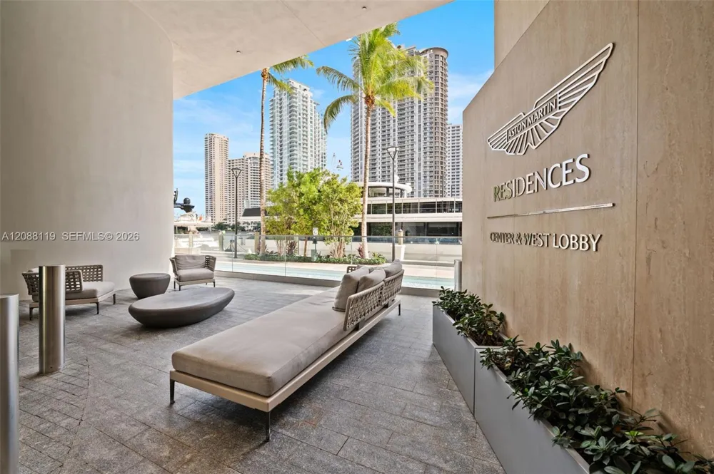 300 Biscayne Boulevard Way #4007W Miami, FL 33131