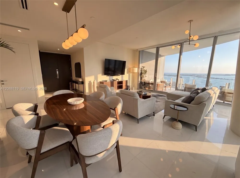300 Biscayne Boulevard Way #4007W Miami, FL 33131
