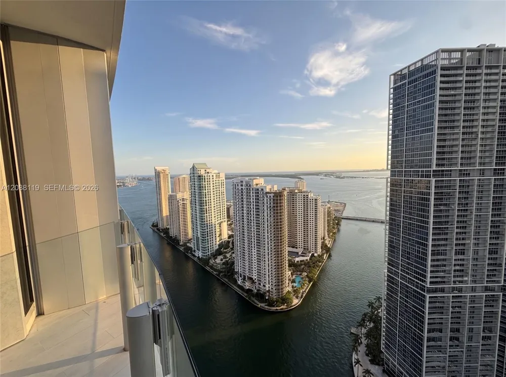 300 Biscayne Boulevard Way #4007W Miami, FL 33131