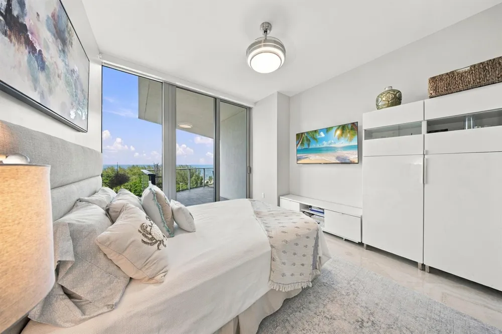 701 Fort Lauderdale Beach Boulevard #704 Fort Lauderdale, FL 33304