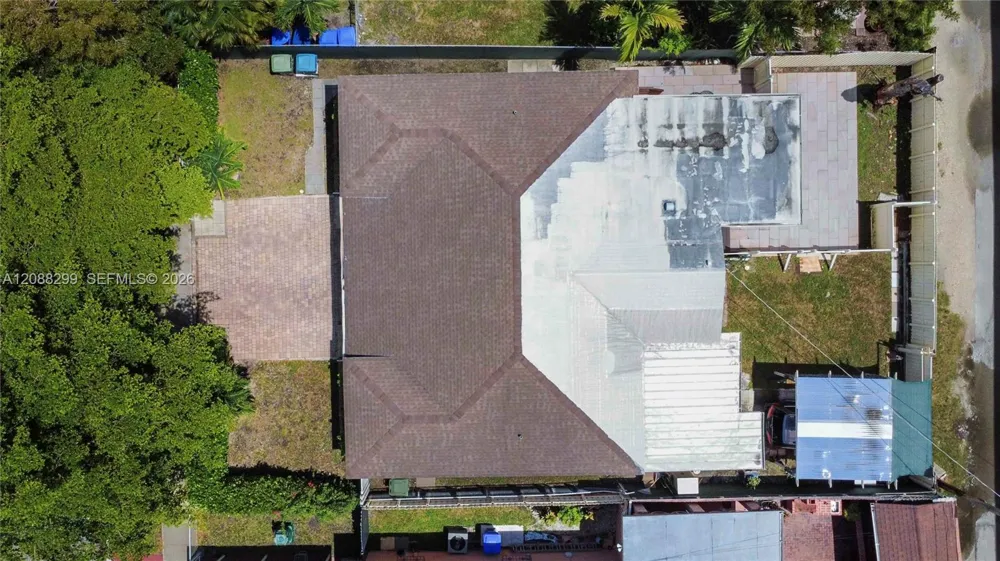 2530 SW 27th St #2530 Miami, FL 33133