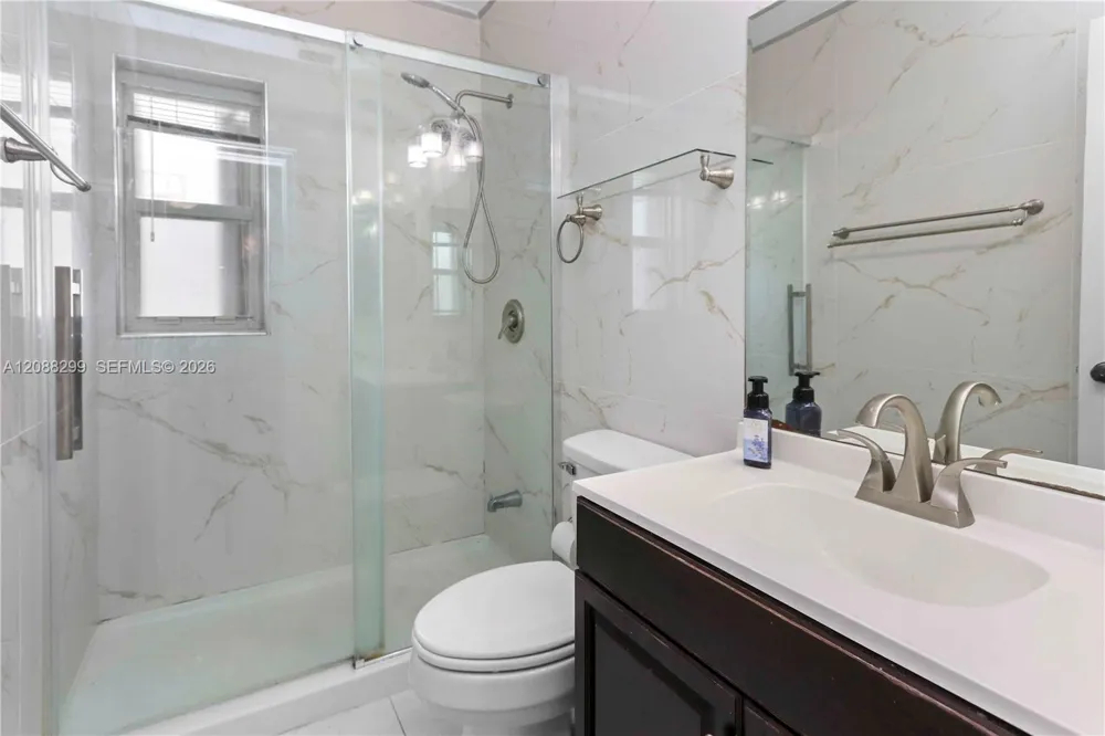 2530 SW 27th St #2530 Miami, FL 33133