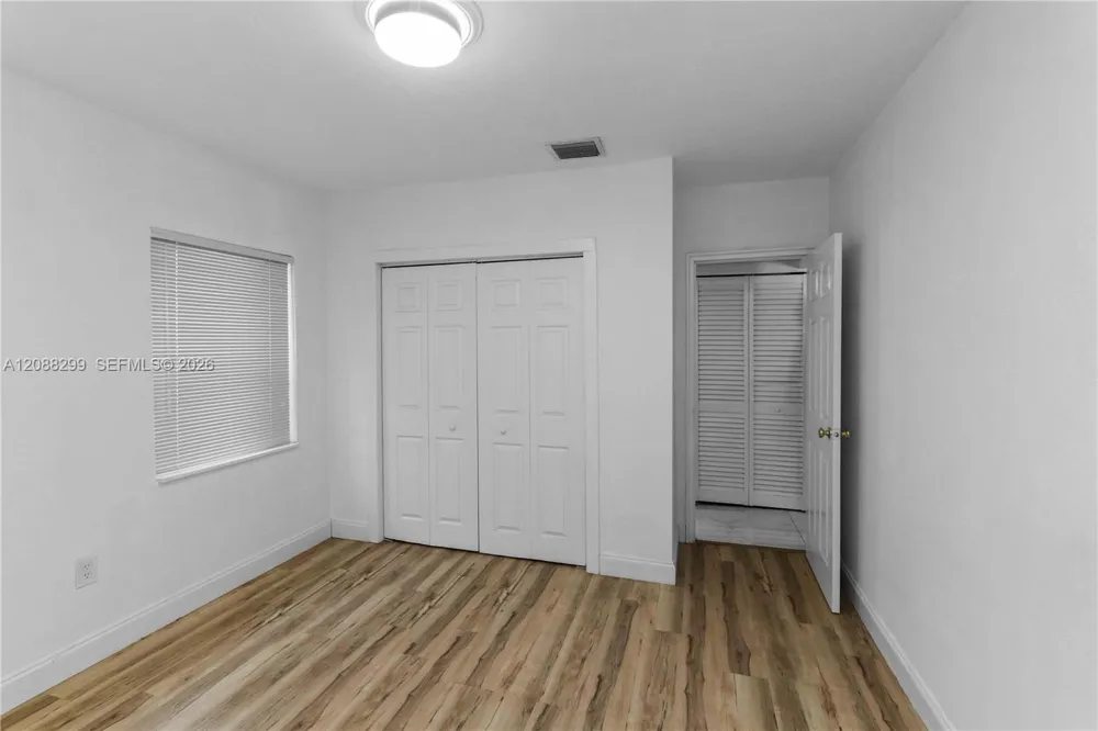 2530 SW 27th St #2530 Miami, FL 33133