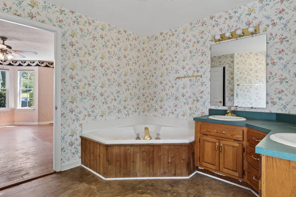 19 Edgewater Drive Ringgold, GA 30736