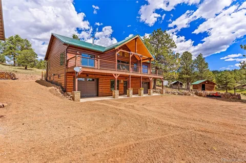 411 Larkspur Lane