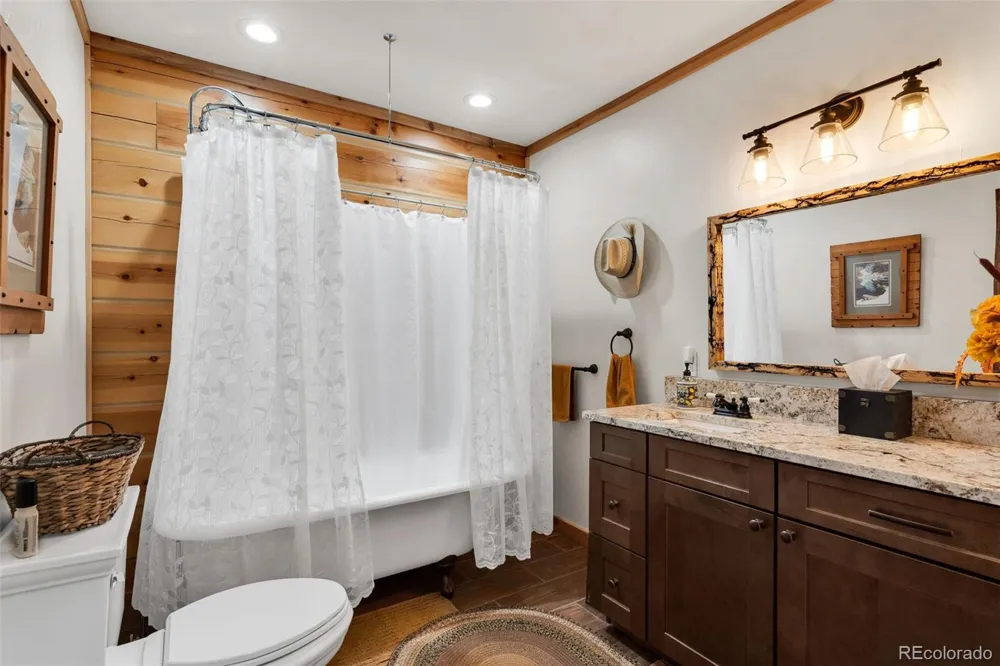 411 Larkspur Lane Westcliffe, CO 81252