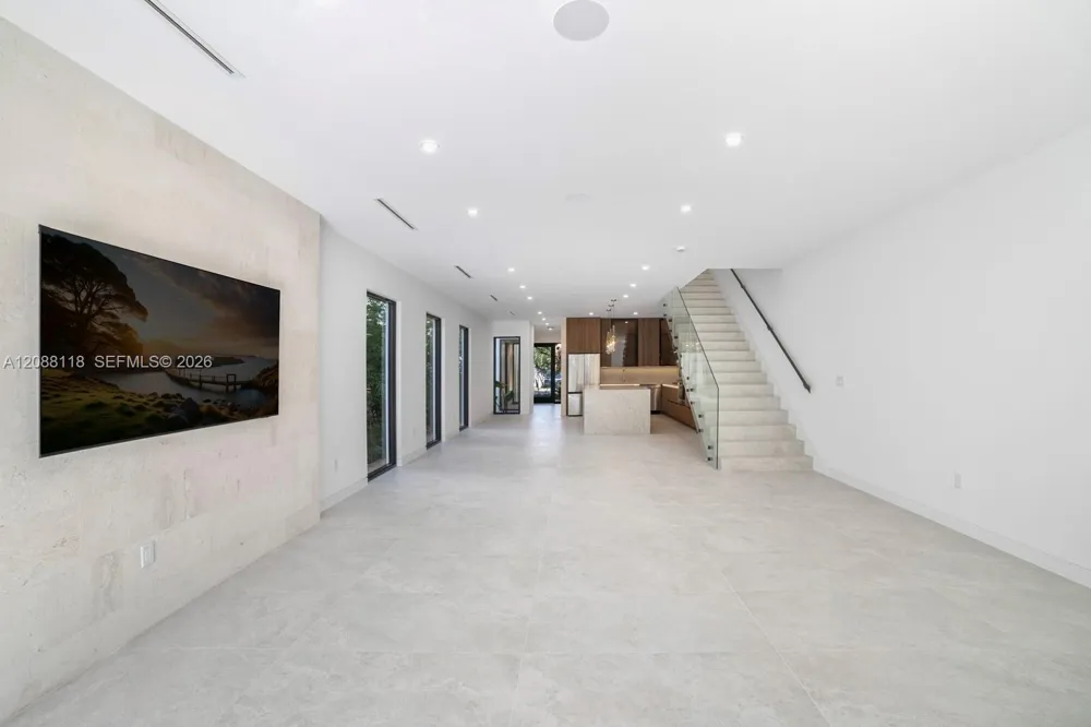 2610 SW 17 St. Miami, FL 33145