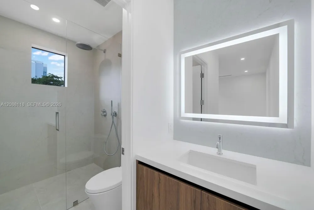 2610 SW 17 St. Miami, FL 33145